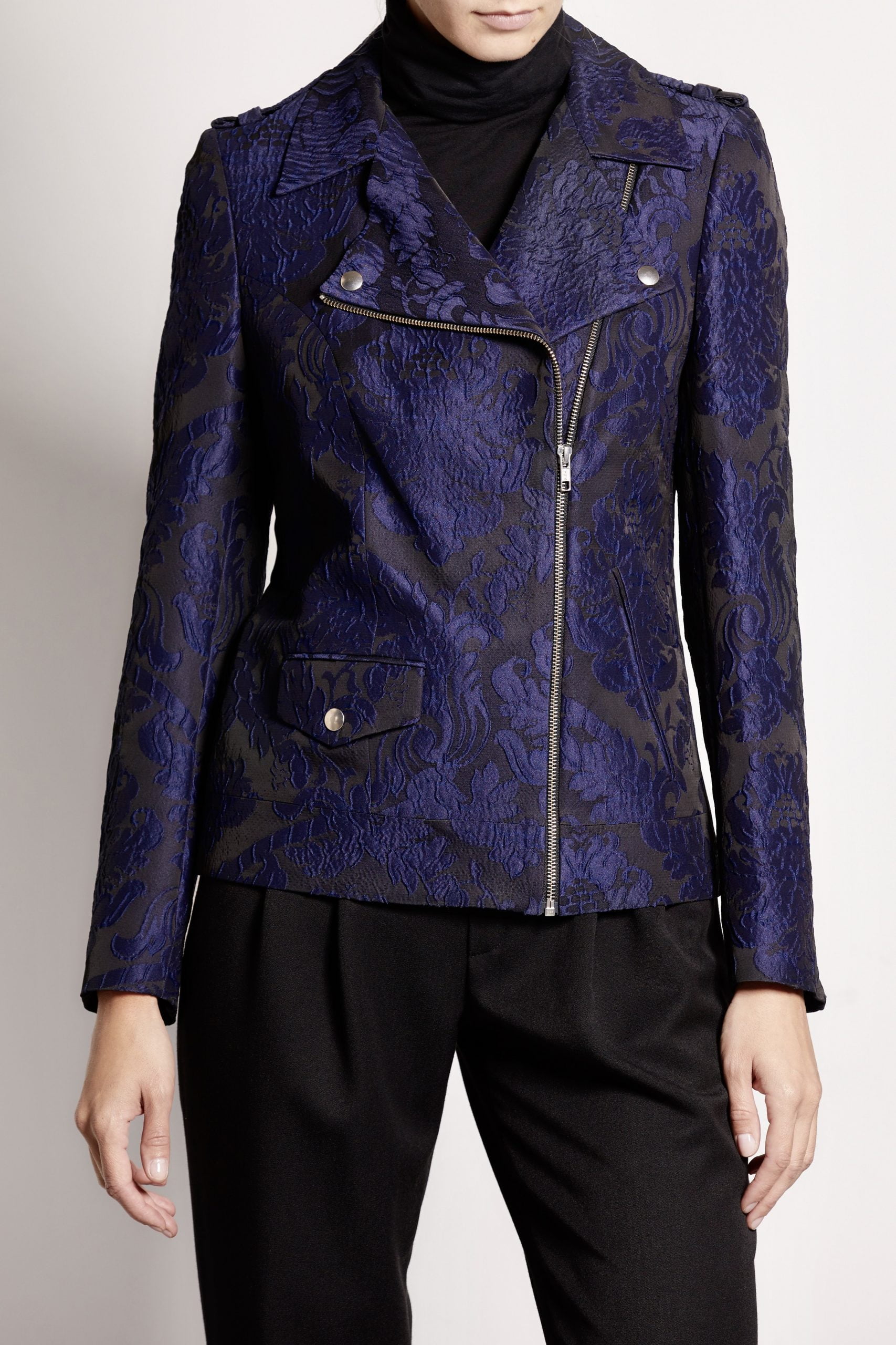 mariusz-przybylski-kurtki-jacquard-bikerjacke-ramoneska image 3