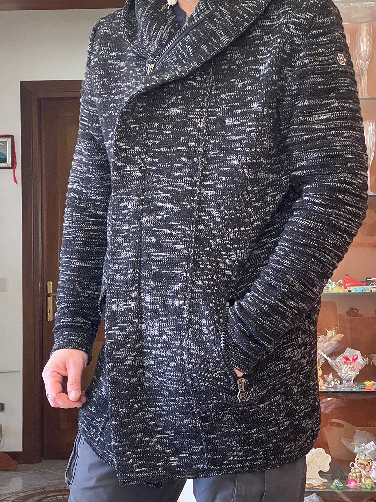 Sit­zt super in S und hält warm