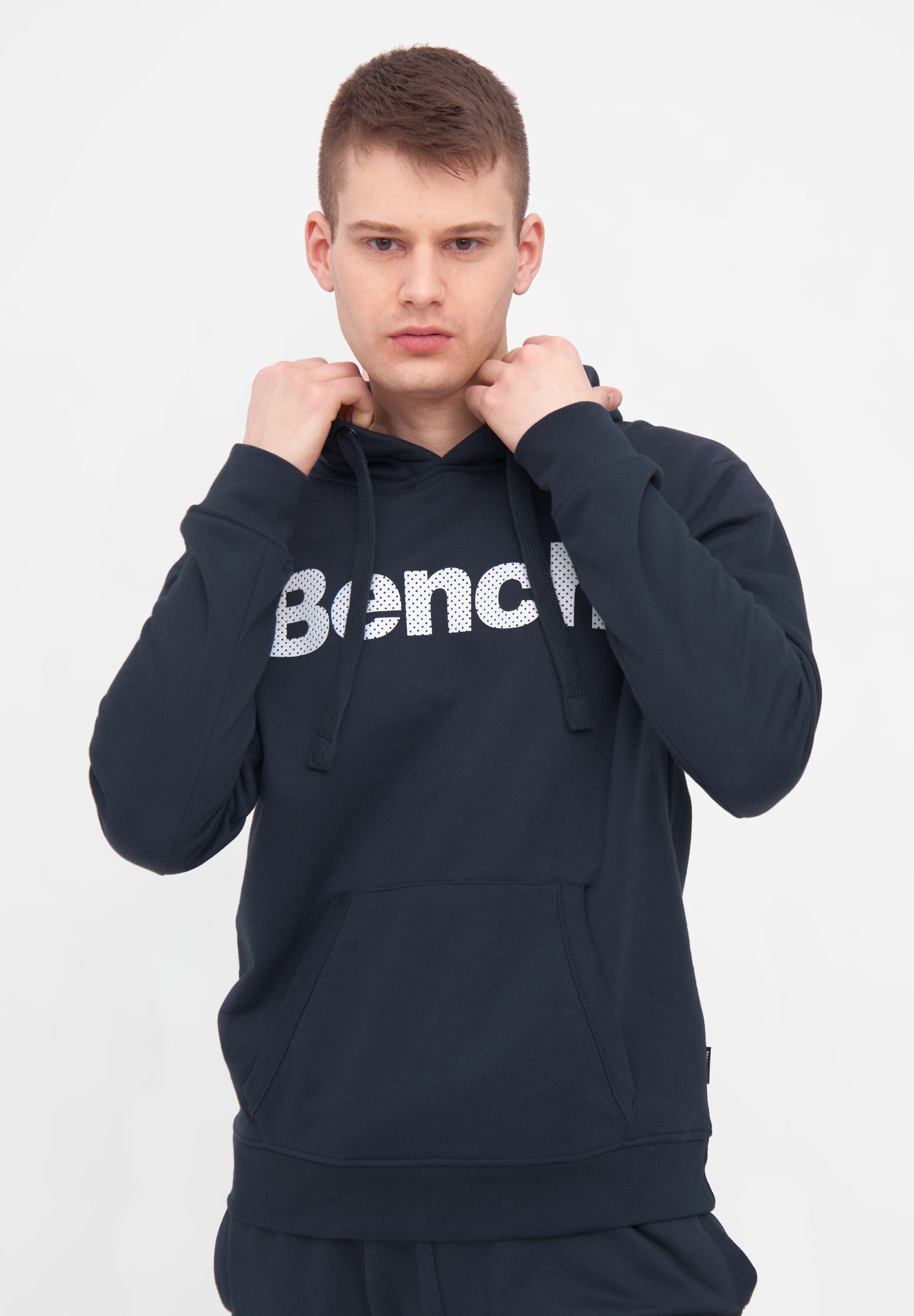 bench-skinner-hoodie-herren-schwarz-kapuzenpullover-schmal image 6